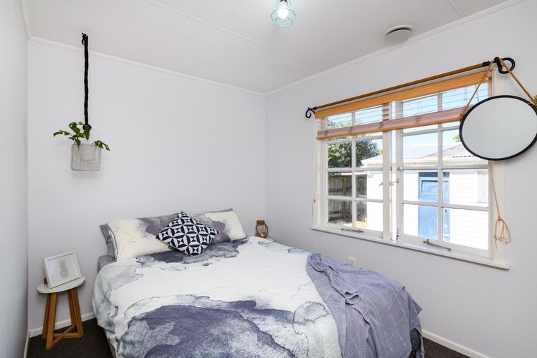 Photo of property in 12 Saturn Crescent, Milson, Palmerston North, 4414