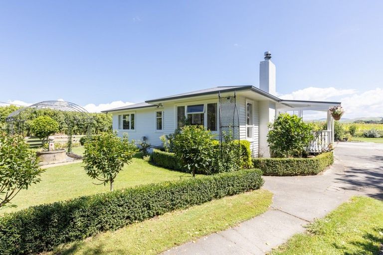 Photo of property in 601 Swamp Road, Puketapu, Napier, 4183