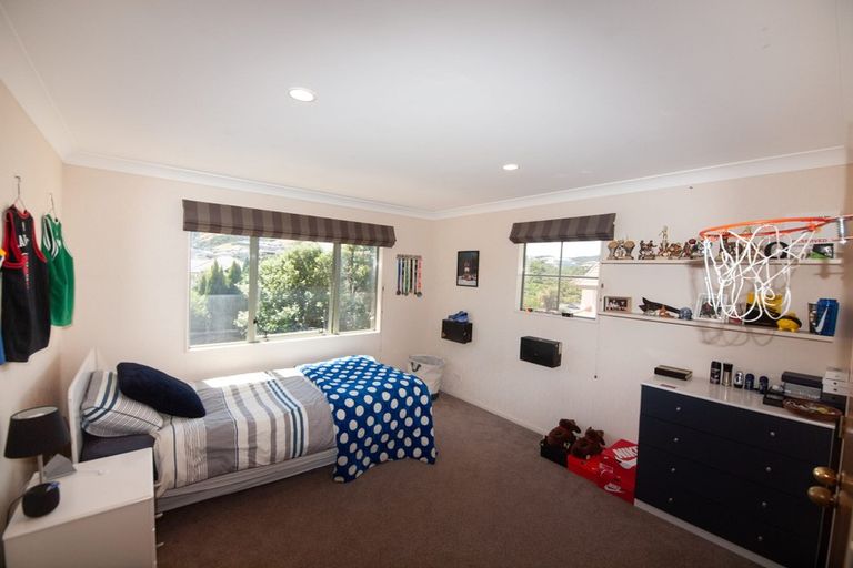 Photo of property in 10 Marford Grove, Churton Park, Wellington, 6037