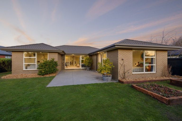Photo of property in 14 Kilkivan Lane, Broomfield, Christchurch, 8042