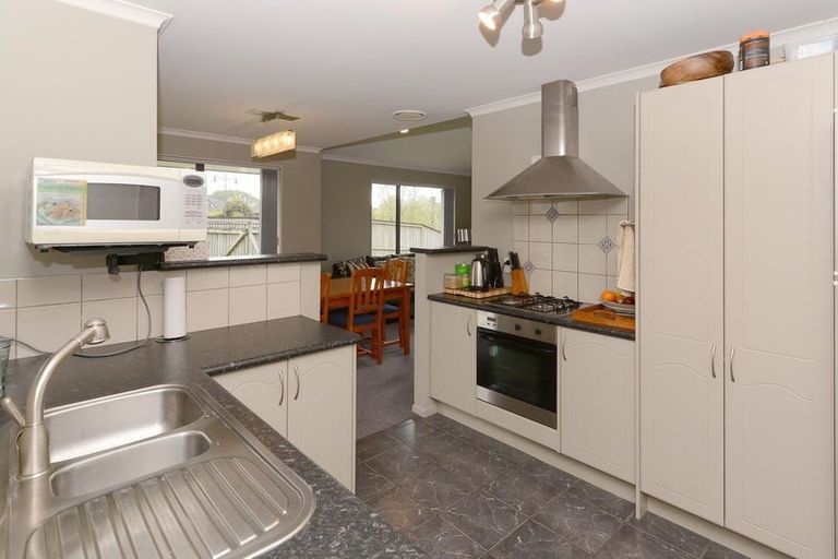 Photo of property in 10 Saint James Drive, Huntington, Hamilton, 3210