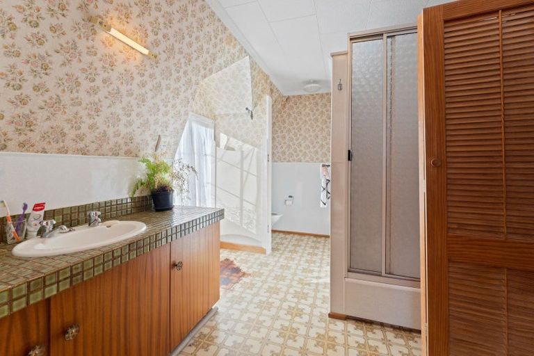 Photo of property in 43 Oriwa Crescent, Otaki, 5512