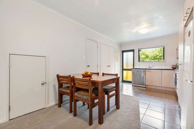 Photo of property in 27/94 Glengarry Road, Glen Eden, Auckland, 0602