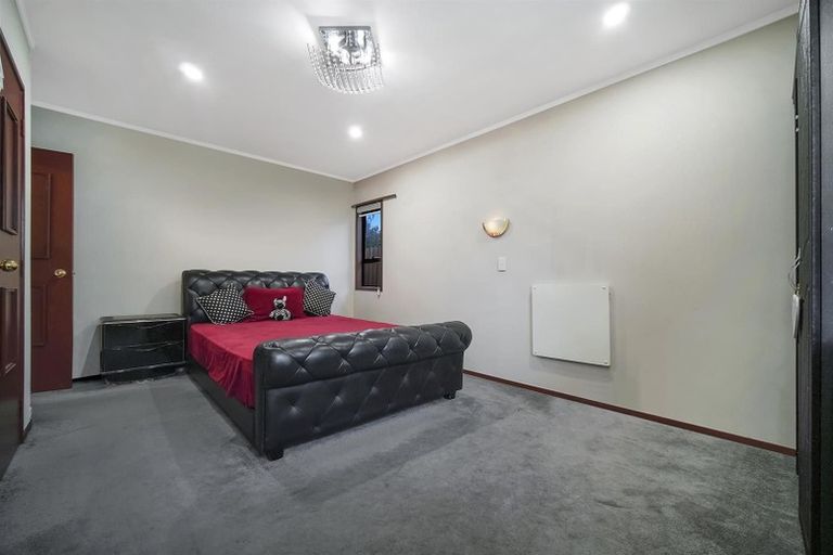 Photo of property in 1/8 Mcinnes Road, Weymouth, Auckland, 2103