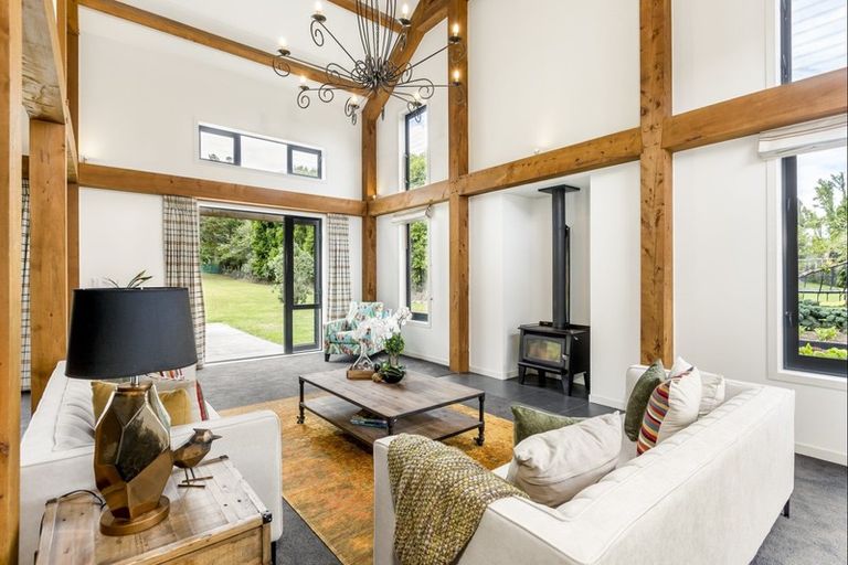 Photo of property in 7 Whangaparaoa Road, Red Beach, 0932