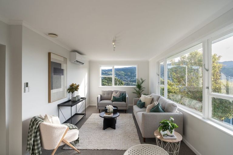 Photo of property in 4 Mayfair Place, Tawa, Wellington, 5028