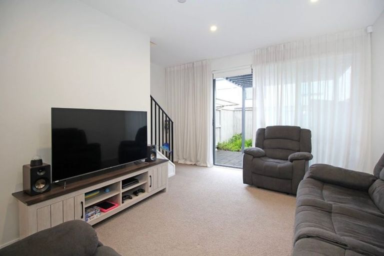 Photo of property in 10 Paterae Lane, Flat Bush, Auckland, 2019