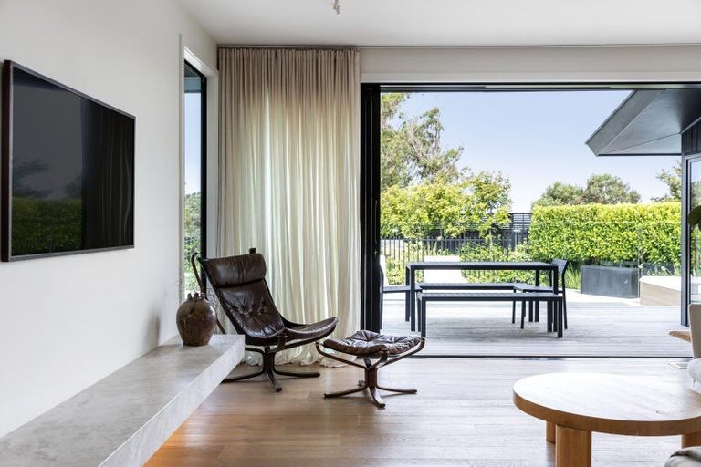 Photo of property in 56 Covil Avenue, Te Atatu South, Auckland, 0610