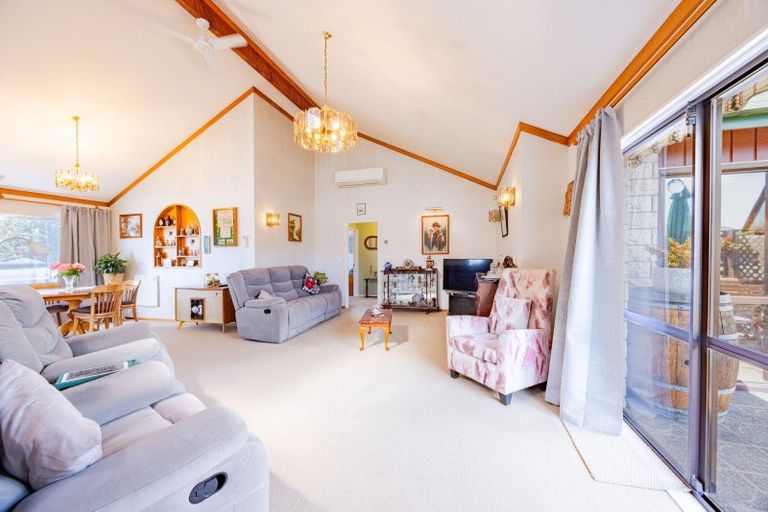 Photo of property in 15a Holyrood Terrace, Waipukurau, 4200