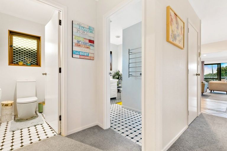 Photo of property in 1/67 Seaview Road, Castor Bay, Auckland, 0620