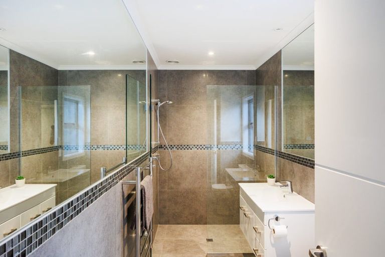 Photo of property in 5 Ake Ake Avenue, Hokowhitu, Palmerston North, 4410