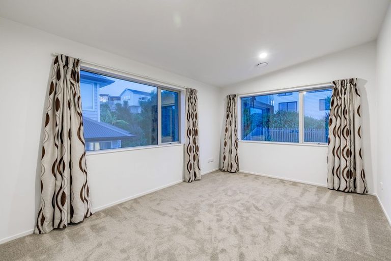 Photo of property in 3 Tuangi Street, Long Bay, Auckland, 0630