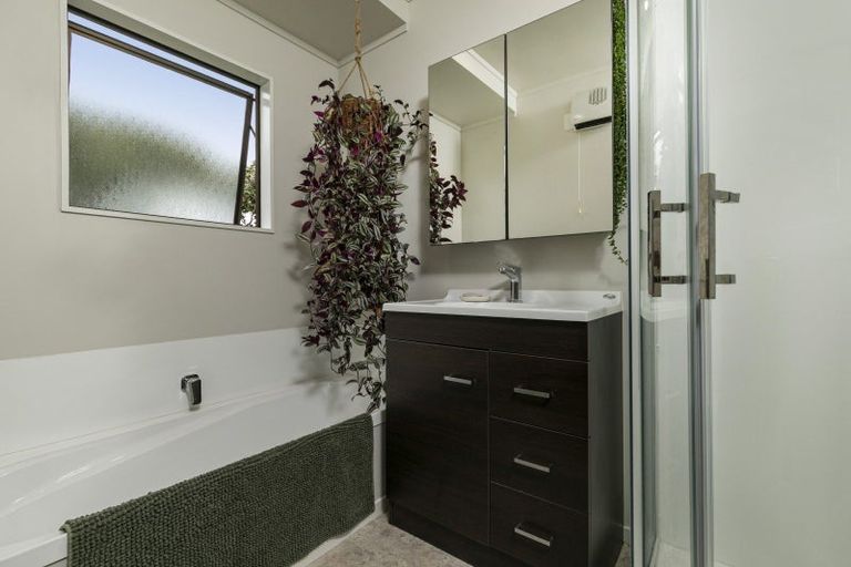 Photo of property in 1187 Peak Road, Helensville, 0875