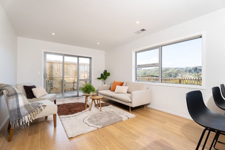 Photo of property in 9 Pine Hill Rise, Glenside, Wellington, 6037