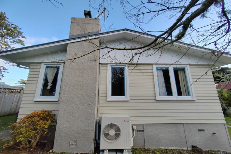 Photo of property in 70 Lake Road, Northcote, Auckland, 0627