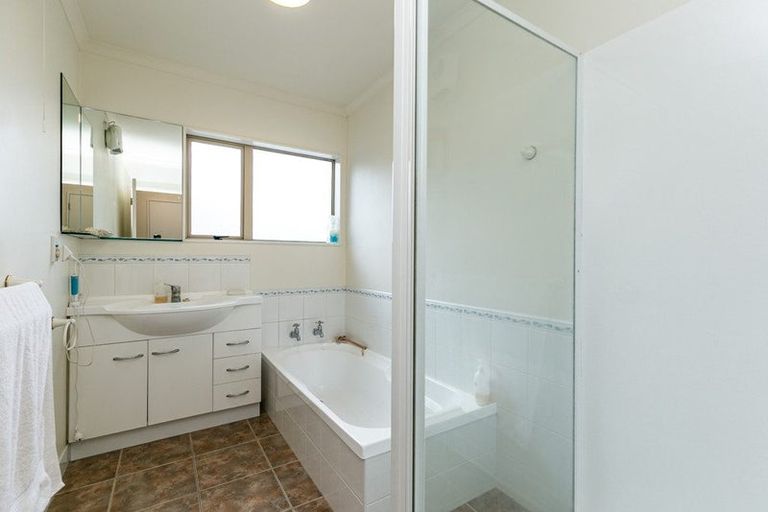 Photo of property in 102a Parkvale Road, Karori, Wellington, 6012