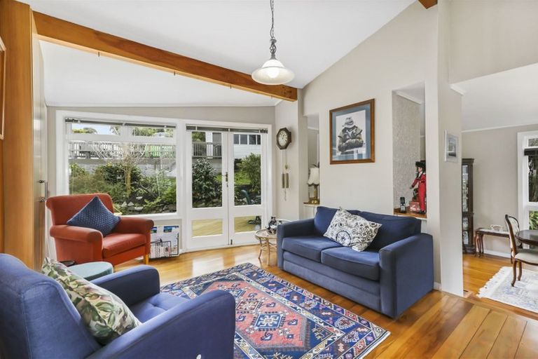 Photo of property in 36 Mana View Road, Paremata, Porirua, 5026