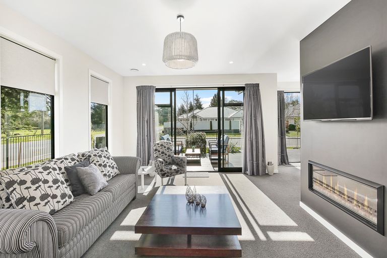 Photo of property in 292 West Belt, Rangiora, 7400