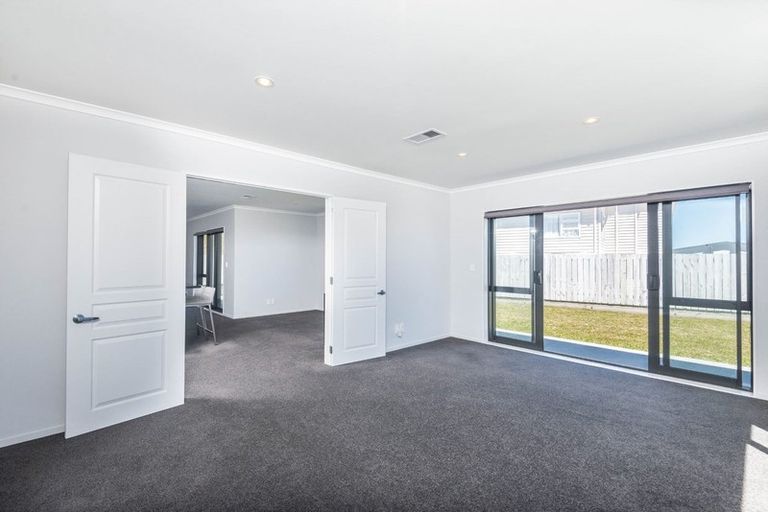 Photo of property in 36 Havana Rise, Grenada Village, Wellington, 6037