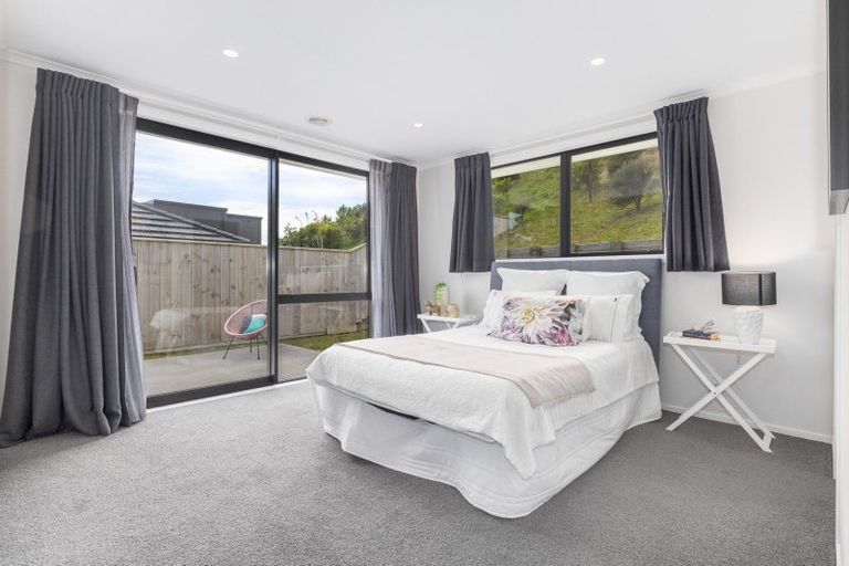 Photo of property in 22 Queen Charlotte Drive, Aotea, Porirua, 5024