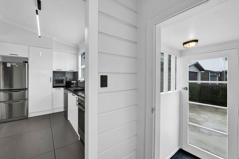 Photo of property in 32 Collins Street, Hawera, 4610