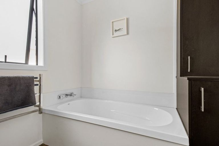 Photo of property in 2 Chapple Street, Alexandra, 9320