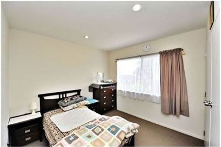Photo of property in 79a Awaroa Road, Sunnyvale, Auckland, 0612