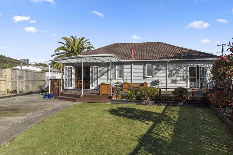 Photo of property in 16 Gibbs Crescent, Wainuiomata, Lower Hutt, 5014