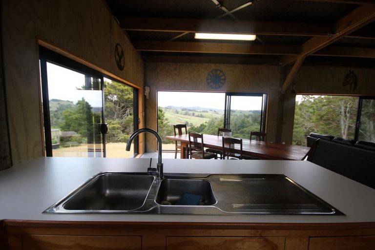 Photo of property in 205 Central Road, Mareretu, Paparoa, 0571