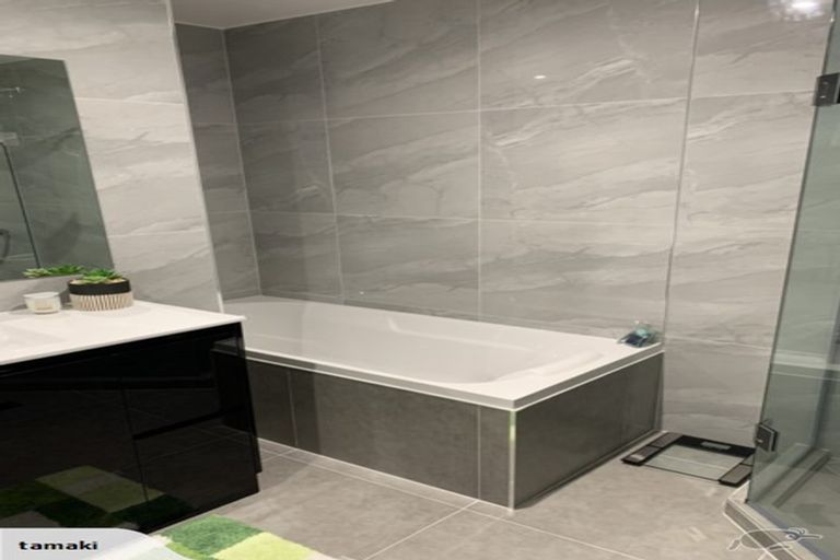 Photo of property in 2/31 Kenderdine Road, Papatoetoe, Auckland, 2025