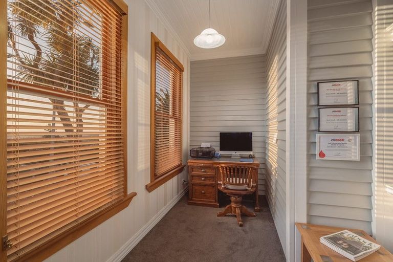 Photo of property in 69 Hackthorne Road, Cashmere, Christchurch, 8022