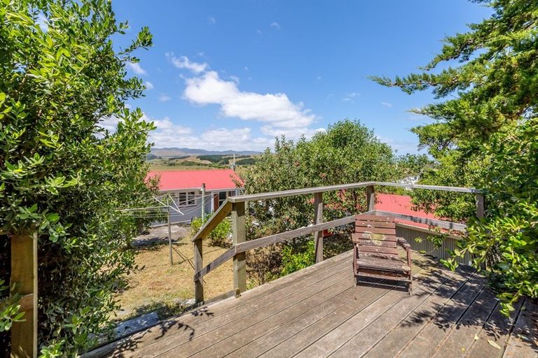 Photo of property in 24 Whangaimoana Beach Road, Whangaimoana, Featherston, 5772