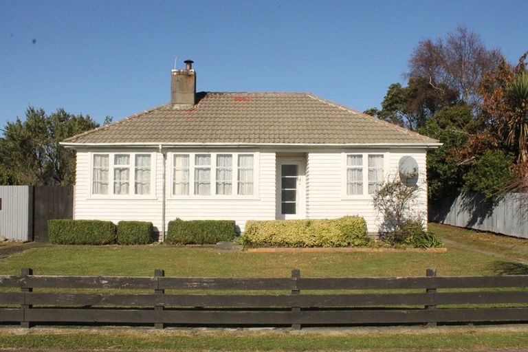 Photo of property in 28 Bright Street, Westport, 7825