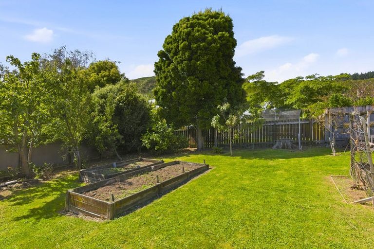 Photo of property in 42 Hinemoa Street, Paraparaumu, 5032