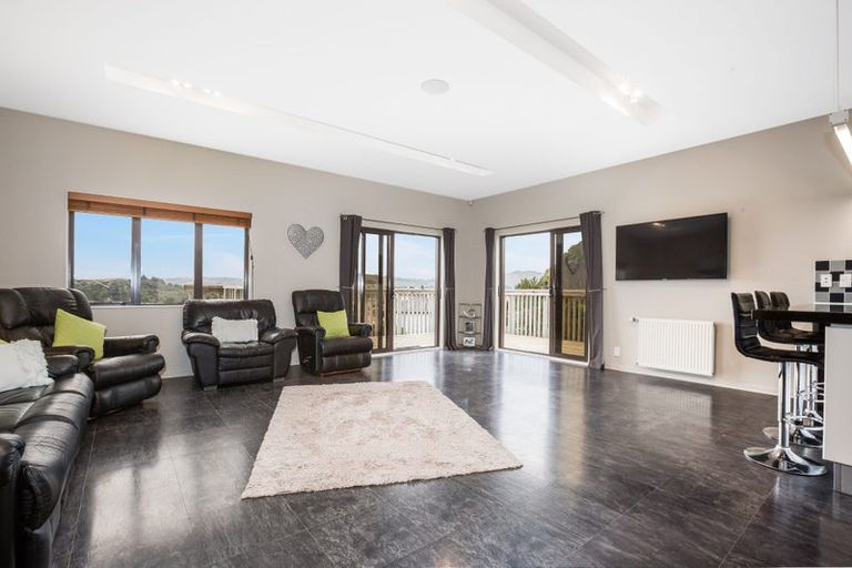 Photo of property in 4 Helm Place, Whitby, Porirua, 5024