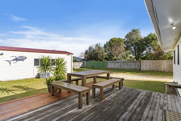 Photo of property in 309 Linton Crescent, Whangamata, 3620