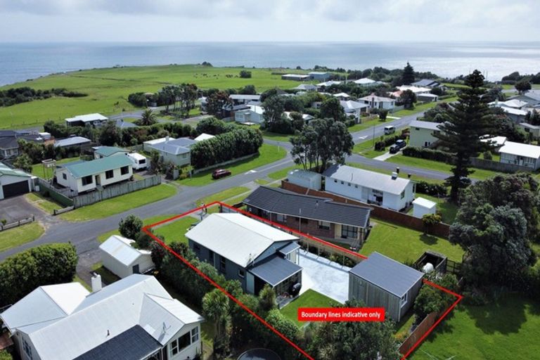 Photo of property in 17 Dieffenbach Street, Opunake, 4616