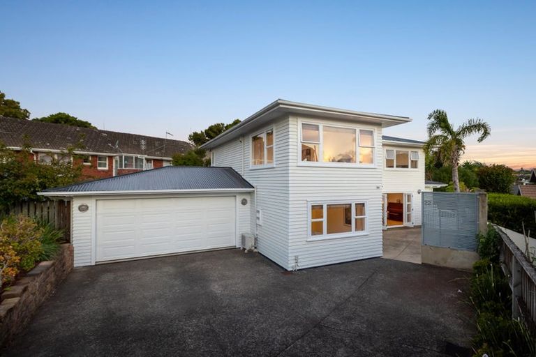 Photo of property in 22 Eversleigh Road, Belmont, Auckland, 0622