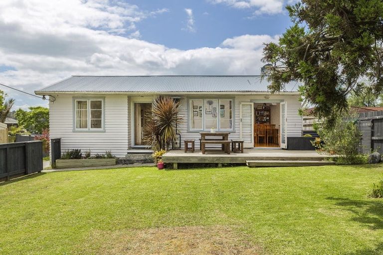 Photo of property in 47 Salisbury Road, Birkdale, Auckland, 0626