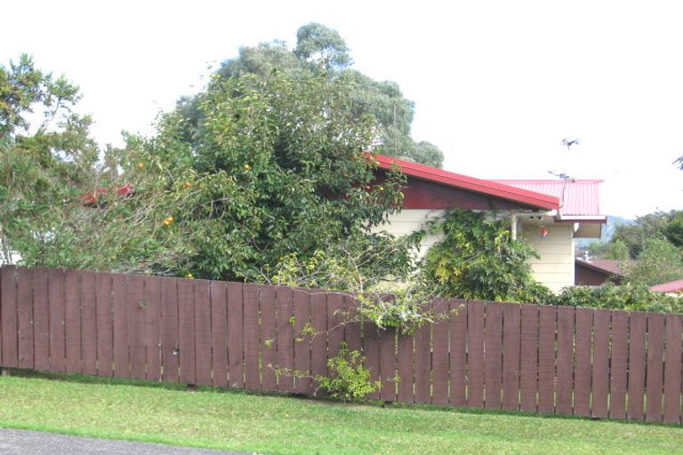 Photo of property in 8 Solea Road, Sunnyvale, Auckland, 0612