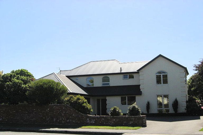 Photo of property in 1 Gleneagles Terrace, Ilam, Christchurch, 8053