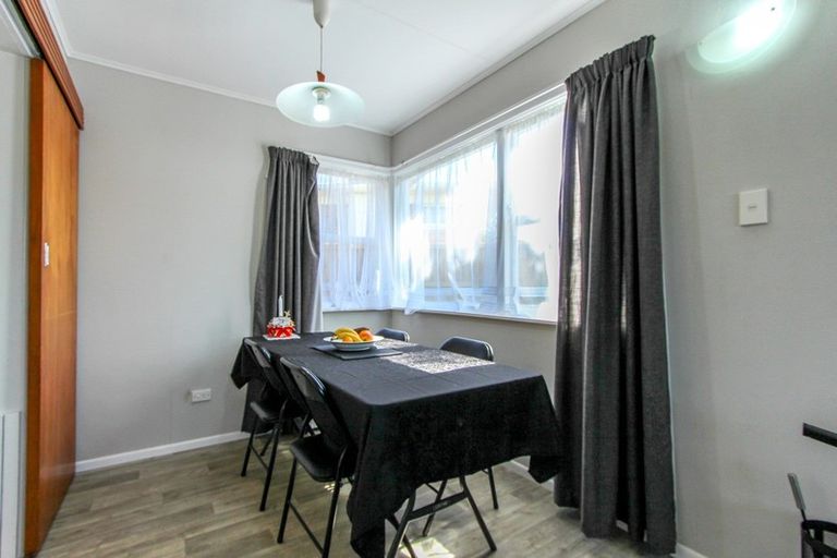 Photo of property in 14 Totaravale Street, Pukehangi, Rotorua, 3015