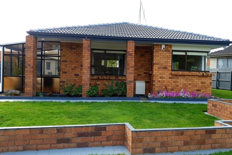 Photo of property in 8 Jasmine Avenue, Dinsdale, Hamilton, 3204