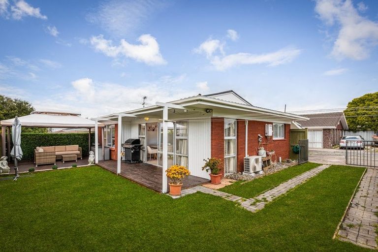 Photo of property in 1/162 Pigeon Mountain Road, Half Moon Bay, Auckland, 2012