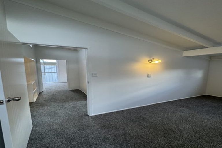 Photo of property in 1/3 Miraka Place, Birkenhead, Auckland, 0626