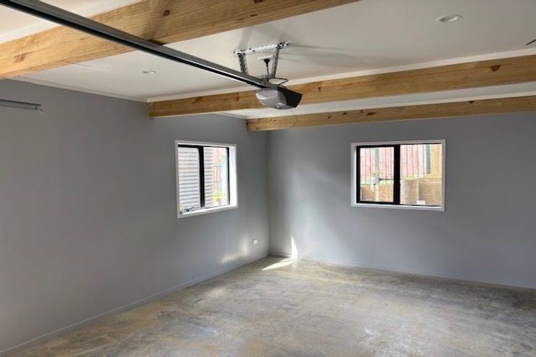 Photo of property in 8 Lynmore Drive, Hillpark, Auckland, 2102