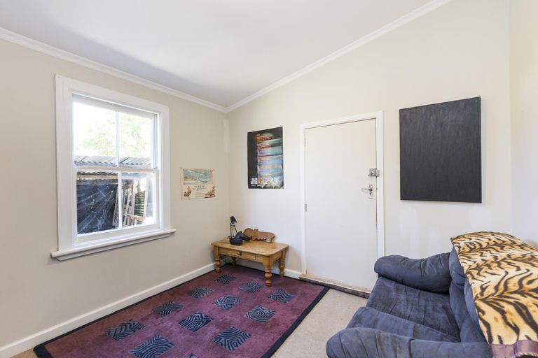 Photo of property in 7 Perrin Place, Kelvin Grove, Palmerston North, 4414