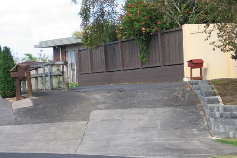 Photo of property in 5 Hill Rise, Sunnyhills, Auckland, 2010