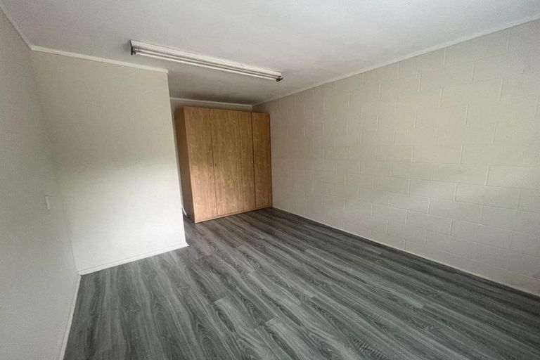 Photo of property in 1/18 Kashmir Road, Glen Eden, Auckland, 0602