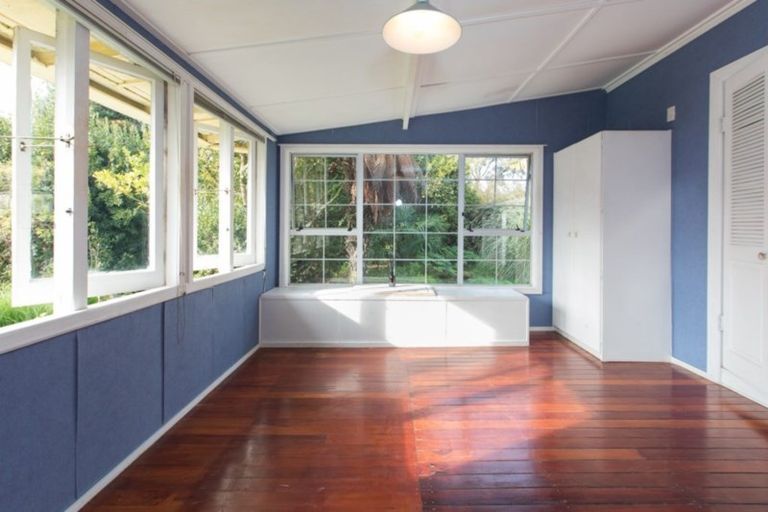 Photo of property in 30 Mill Road, Clive, 4102